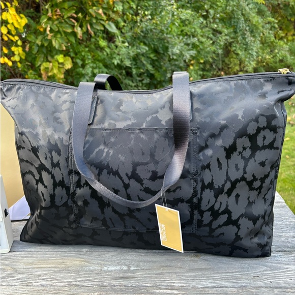 NWT ANIMAL PRINT MICHAEL KORS BIG BOY OVERNIGHT SET! - Picture 13 of 15